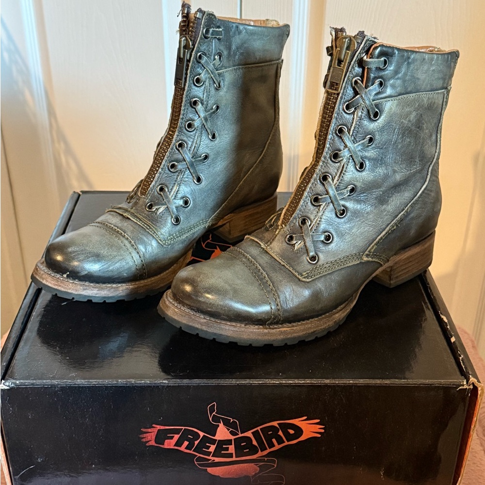 Freebird Gray Green Lace-Up Ankle Boots, Sz 8